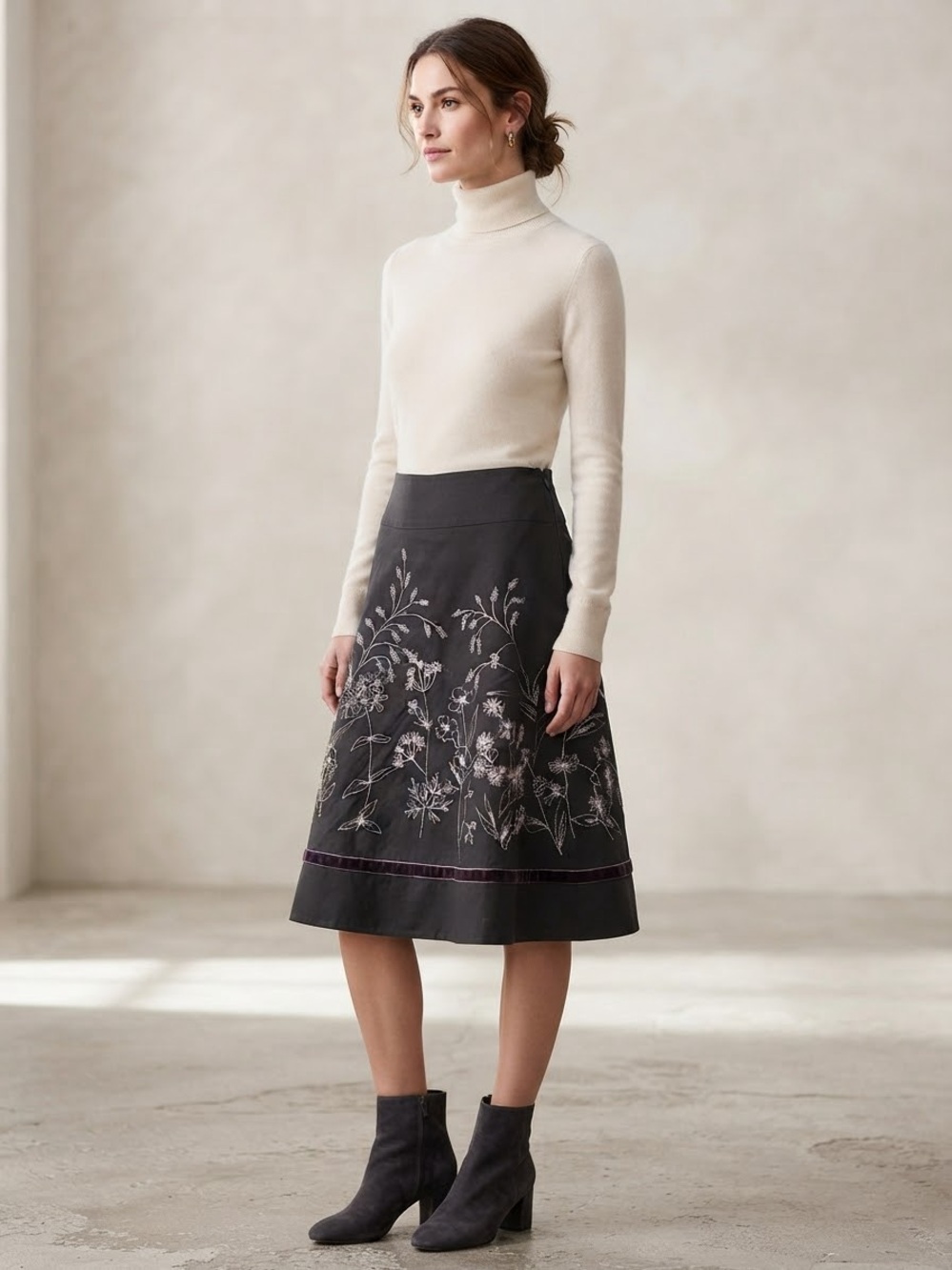 Axcess by Liz Claiborne Black Embroidered A-Line Midi Skirt